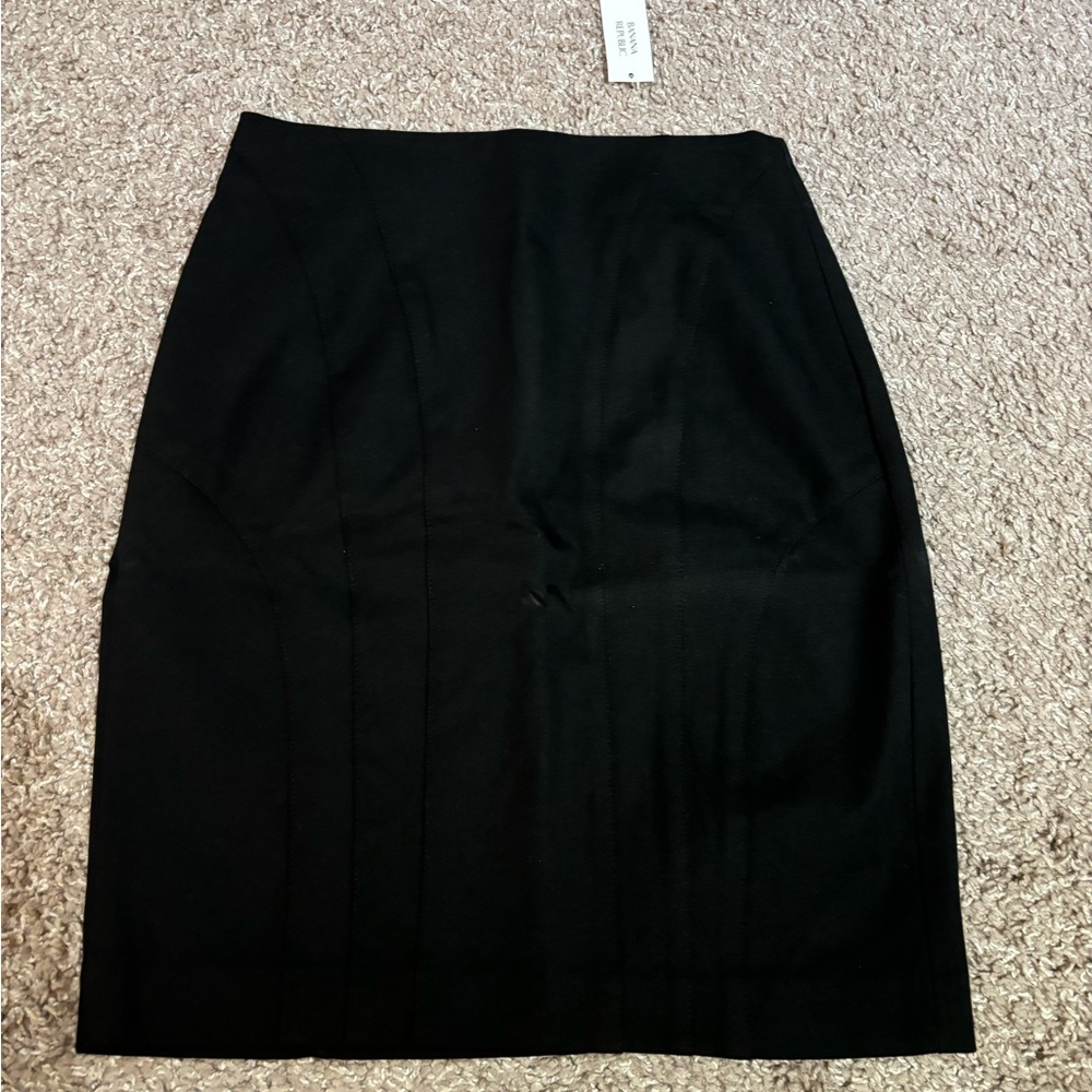 Banana Republic Black Size 2 Elegant Black Pencil Skirt NWT